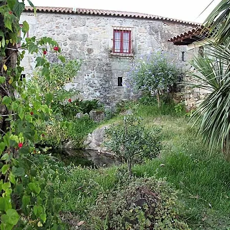 Panzió Quinta Pedras De Baixo Longos