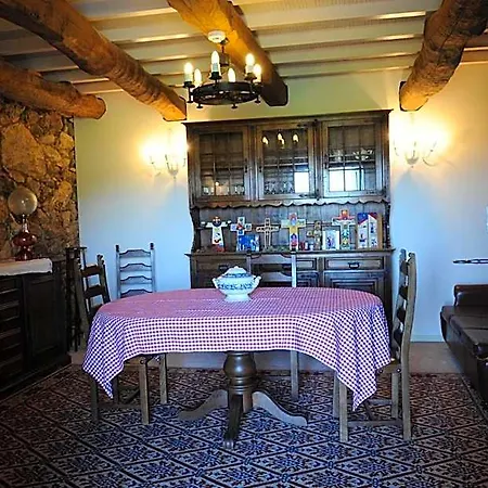 Quinta Pedras De Baixo Bed & Breakfast Longos