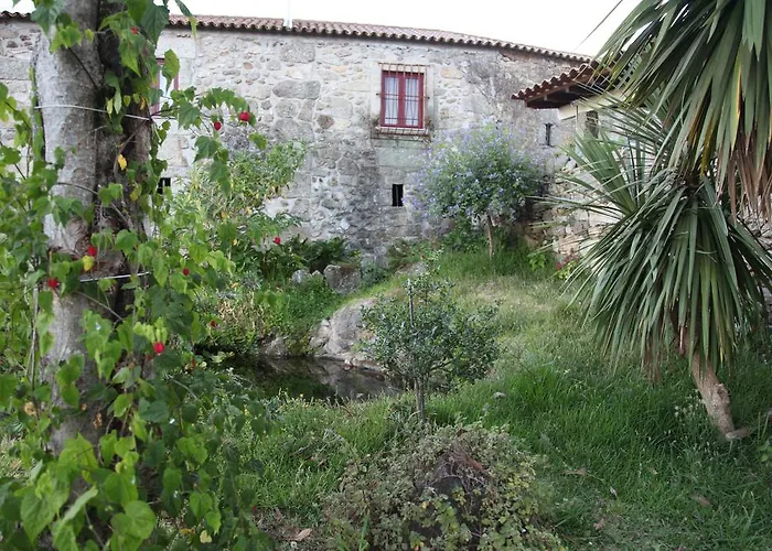 Quinta Pedras De Baixo לינה וארוחת בוקר Longos