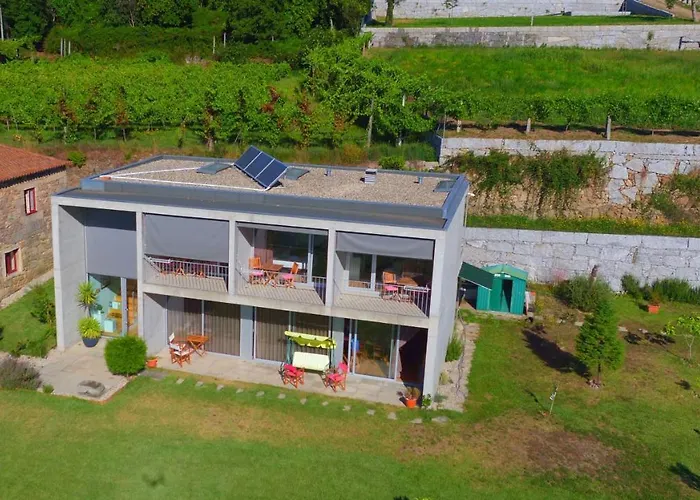 Quinta Pedras De Baixo Bed & Breakfast Longos